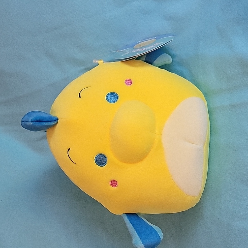 🆕️ Squishmallows Disney - Flounder 6.5in